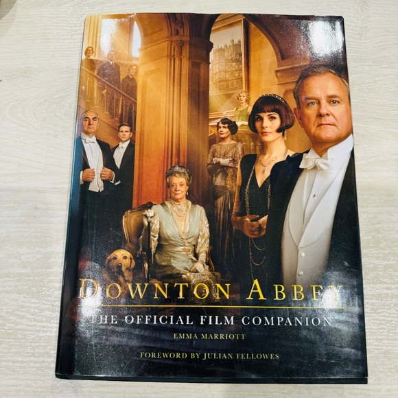 Downton Abbey The Official Film Companion Hardcover Coffee Table Book - Picture 3 of 10